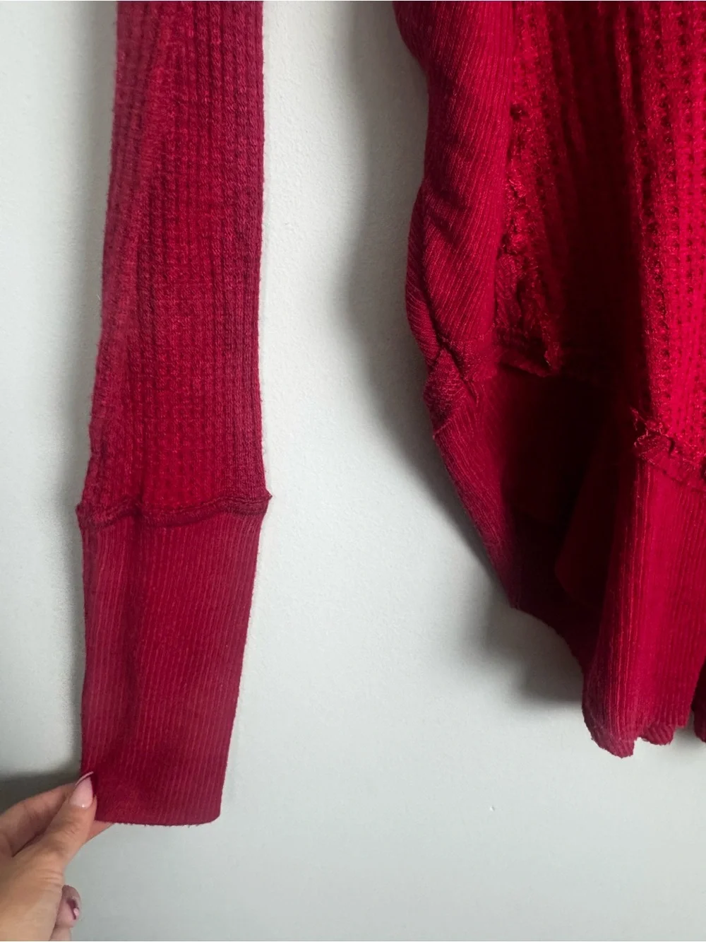 FREE PEOPLE | WE THE FREE Cranberry V-Neck Waffle Thermal Top Women’s Size Small